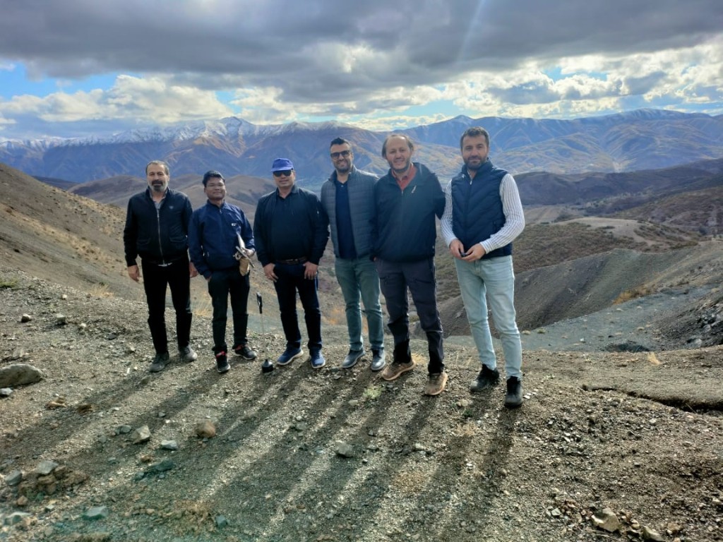Engeomin field team on a high-altitude ridge at 2200 m above sea level