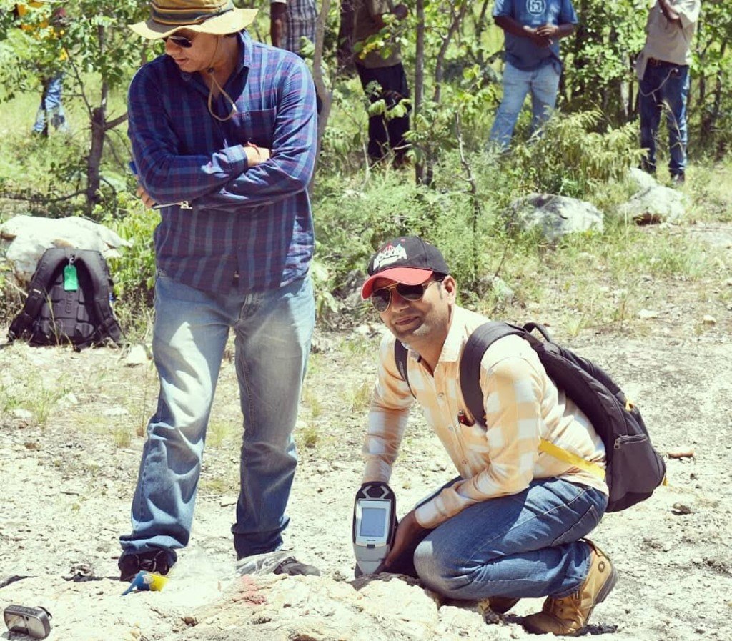 Handheld XRF analysis during lithium exploration in Zimbabwe